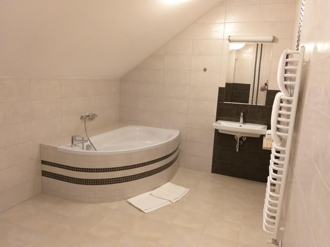 Hotel Weranda Lopuszno Jedle  Exteriör bild